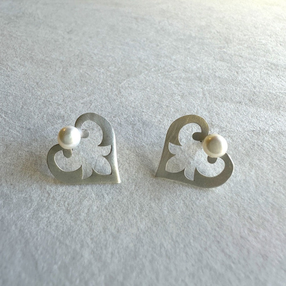 Sterling Silver Minimal Heart Stud Earrings with Freshwater Pearl