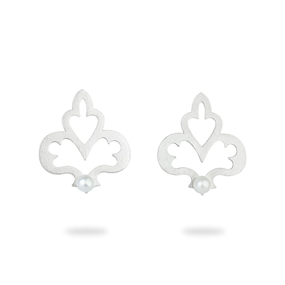 Silver Stud Flower Earrings with Natural Pearl