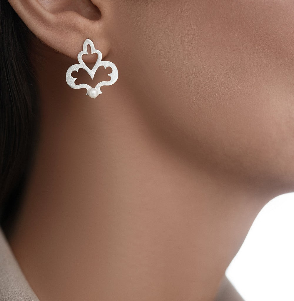 Silver Stud Flower Earrings with Freshwater Pearl